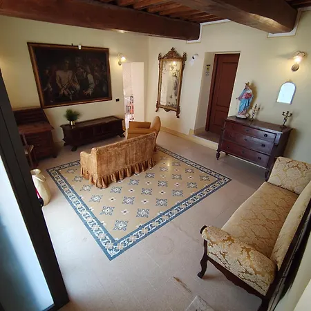 Tuscanflat Castle