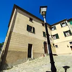Tuscanflat Castle Apartment