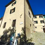 Tuscanflat Castle Apartment