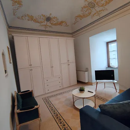 Tuscanflat Castle Daire