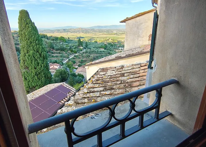 Tuscanflat Castle * Scrofiano