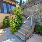 Tuscanflat Castle 아파트